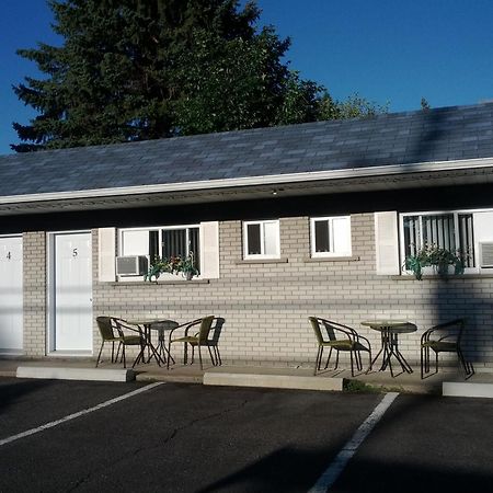 Motel Montgolfiere Jp Saint-Jean-sur-Richelieu Exterior foto