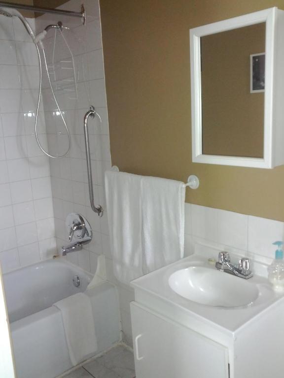 Motel Montgolfiere Jp Saint-Jean-sur-Richelieu Habitación foto