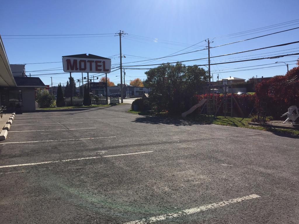 Motel Montgolfiere Jp Saint-Jean-sur-Richelieu Exterior foto