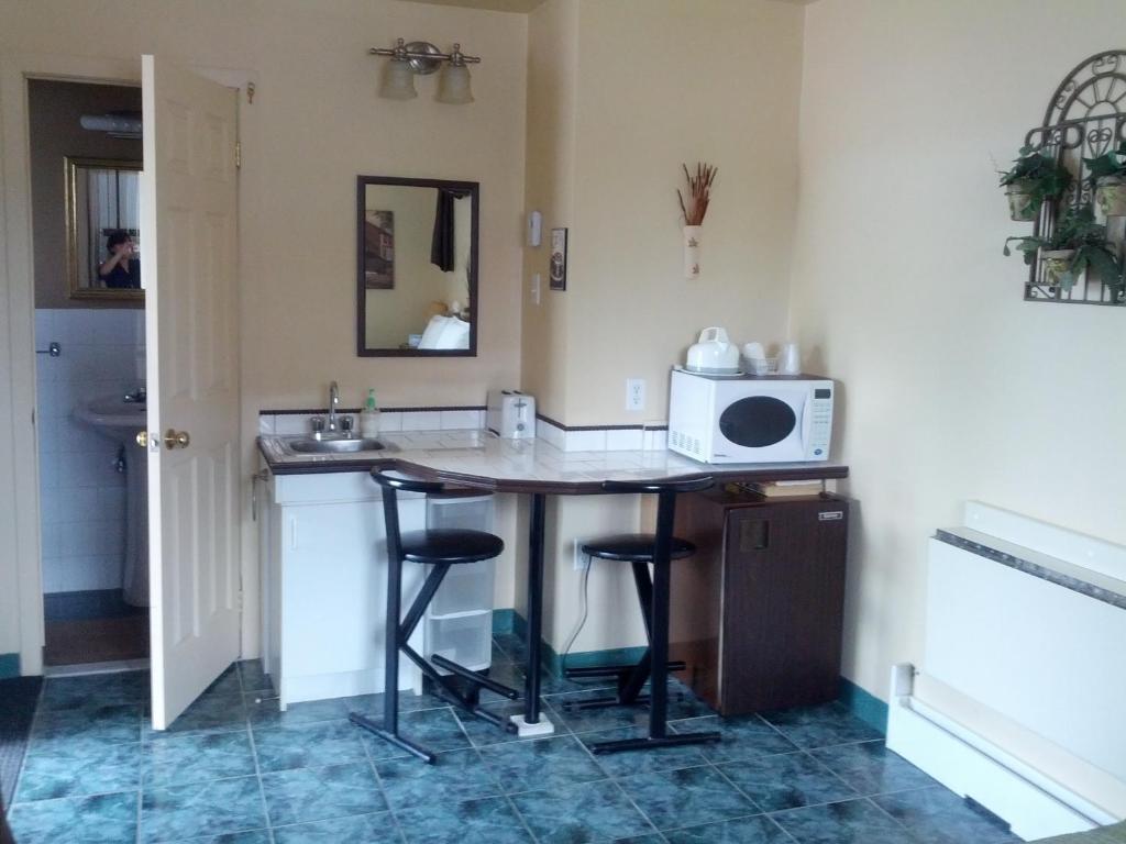 Motel Montgolfiere Jp Saint-Jean-sur-Richelieu Habitación foto